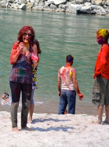 Sigy covered in Holi